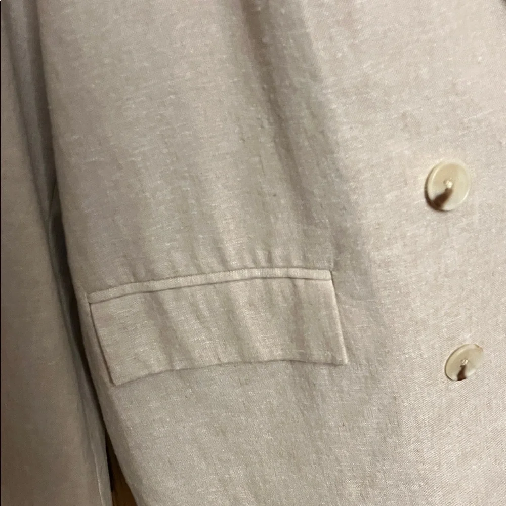 Elegant Cream Double-Breasted Women's Blazer - Picture 3 of 6